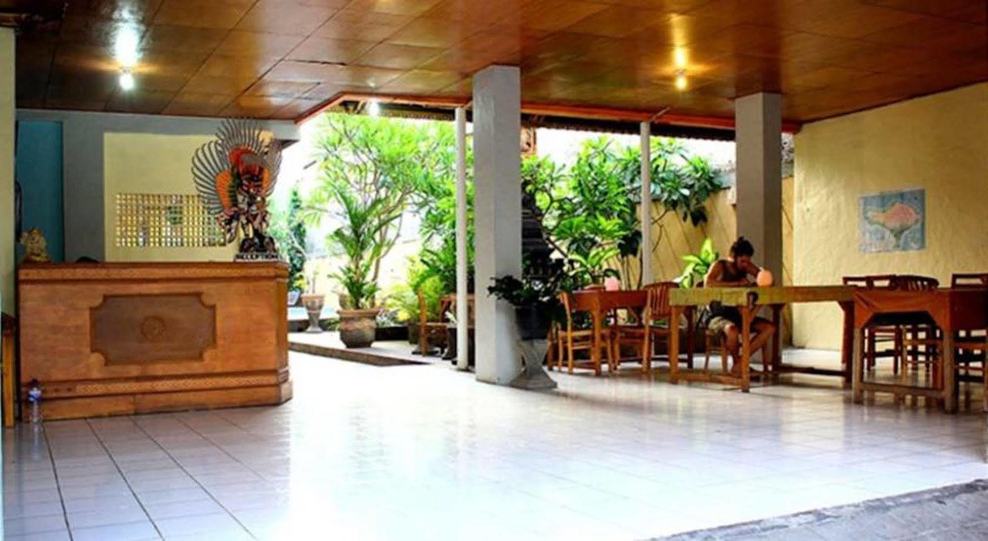 Beneyasa Beach Inn 2 Kuta Lombok Exterior foto