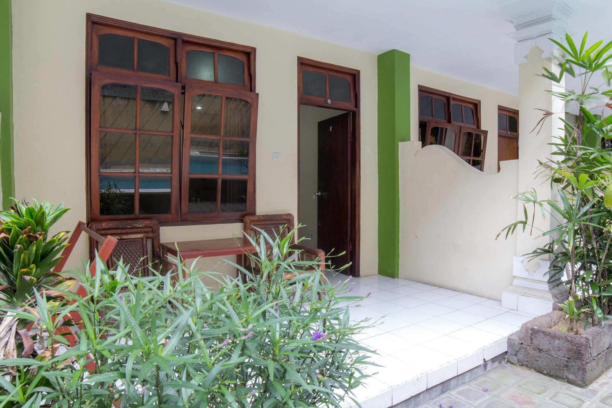 Beneyasa Beach Inn 2 Kuta Lombok Exterior foto